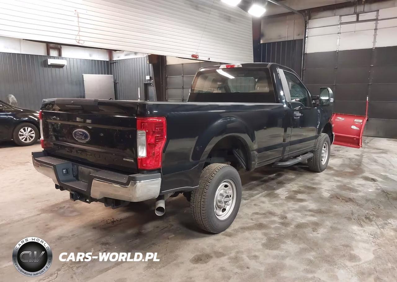 2018 Ford F-250 Xl VIN:1FTBF2B68JEC48702 - 4
