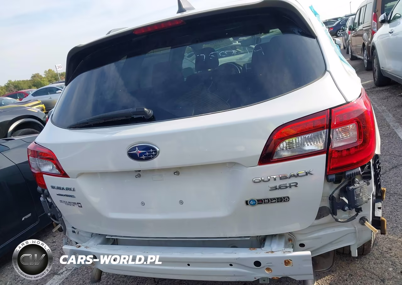 2018 Subaru Outback Touring VIN:4S4BSETC5J3214144 - 17