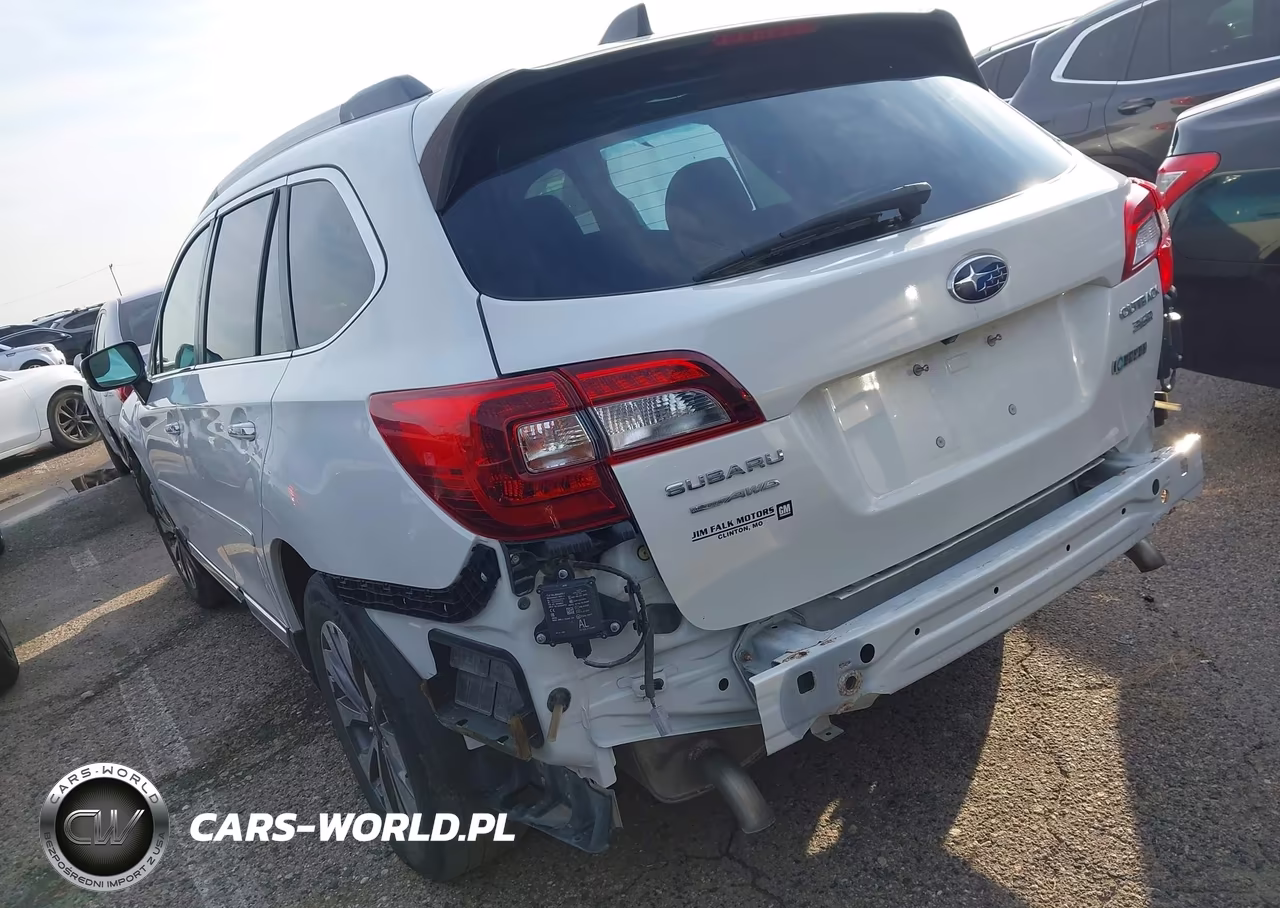 2018 Subaru Outback Touring VIN:4S4BSETC5J3214144 - 3