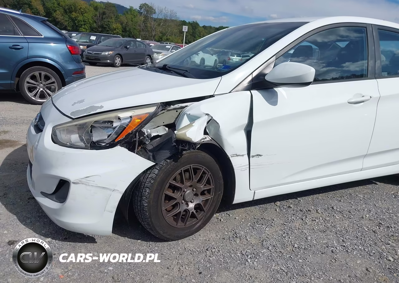 2015 Hyundai Accent Gls VIN:KMHCT4AE1FU883948 - 12