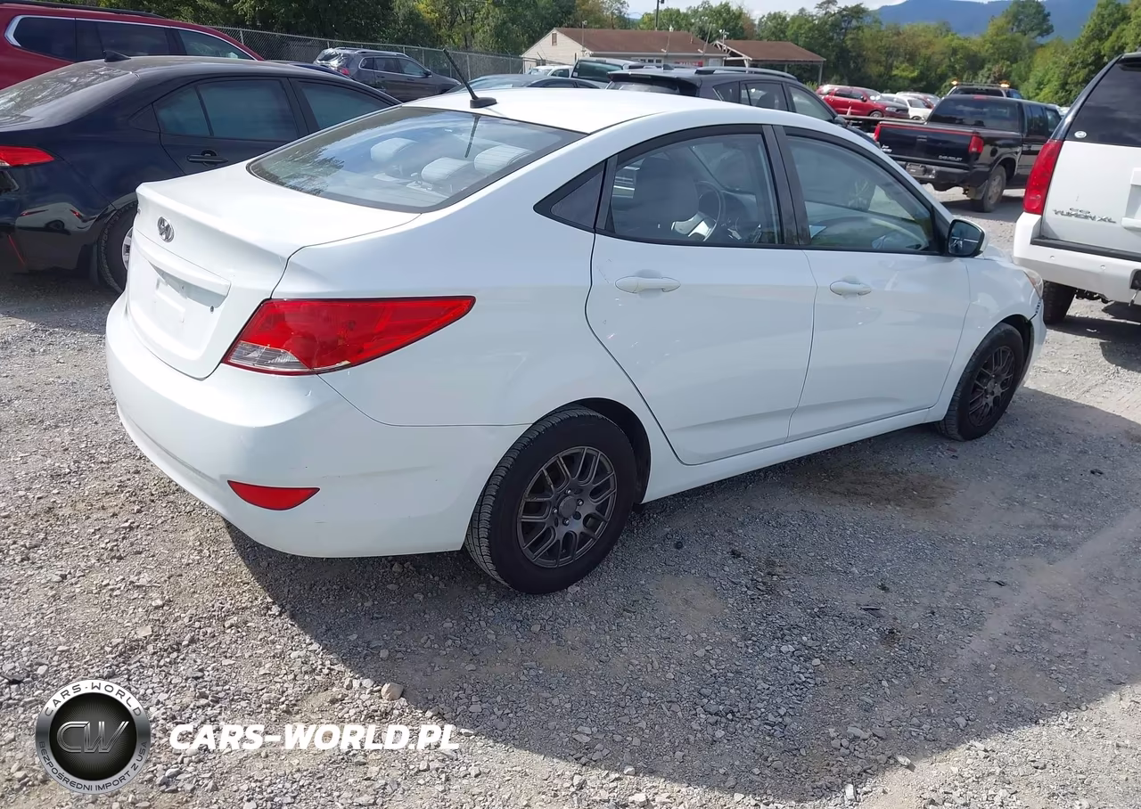 2015 Hyundai Accent Gls VIN:KMHCT4AE1FU883948 - 4