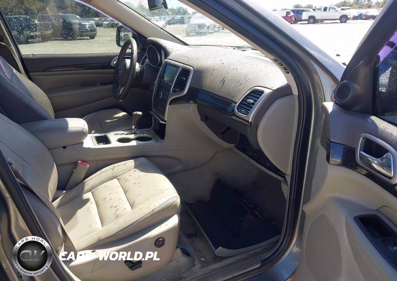 2012 Jeep Grand Cherokee Laredo VIN:1C4RJEAG2CC210339 - 5