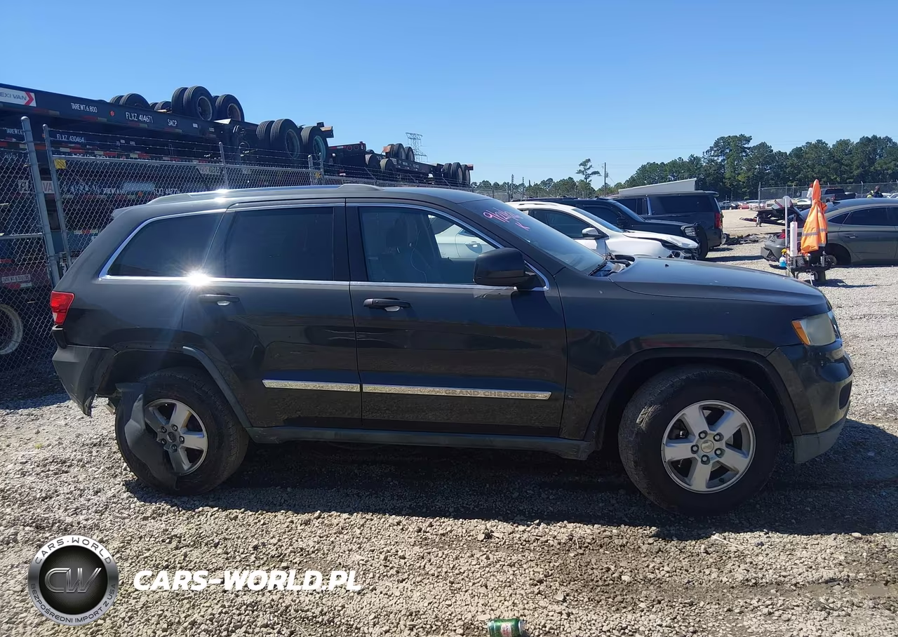 2011 Jeep Grand Cherokee Laredo VIN:1J4RS4GG3BC557315 - 13