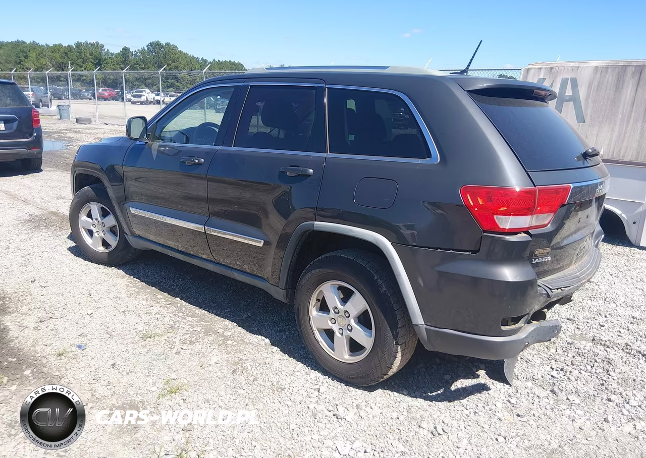 2011 Jeep Grand Cherokee Laredo VIN:1J4RS4GG3BC557315 - 3