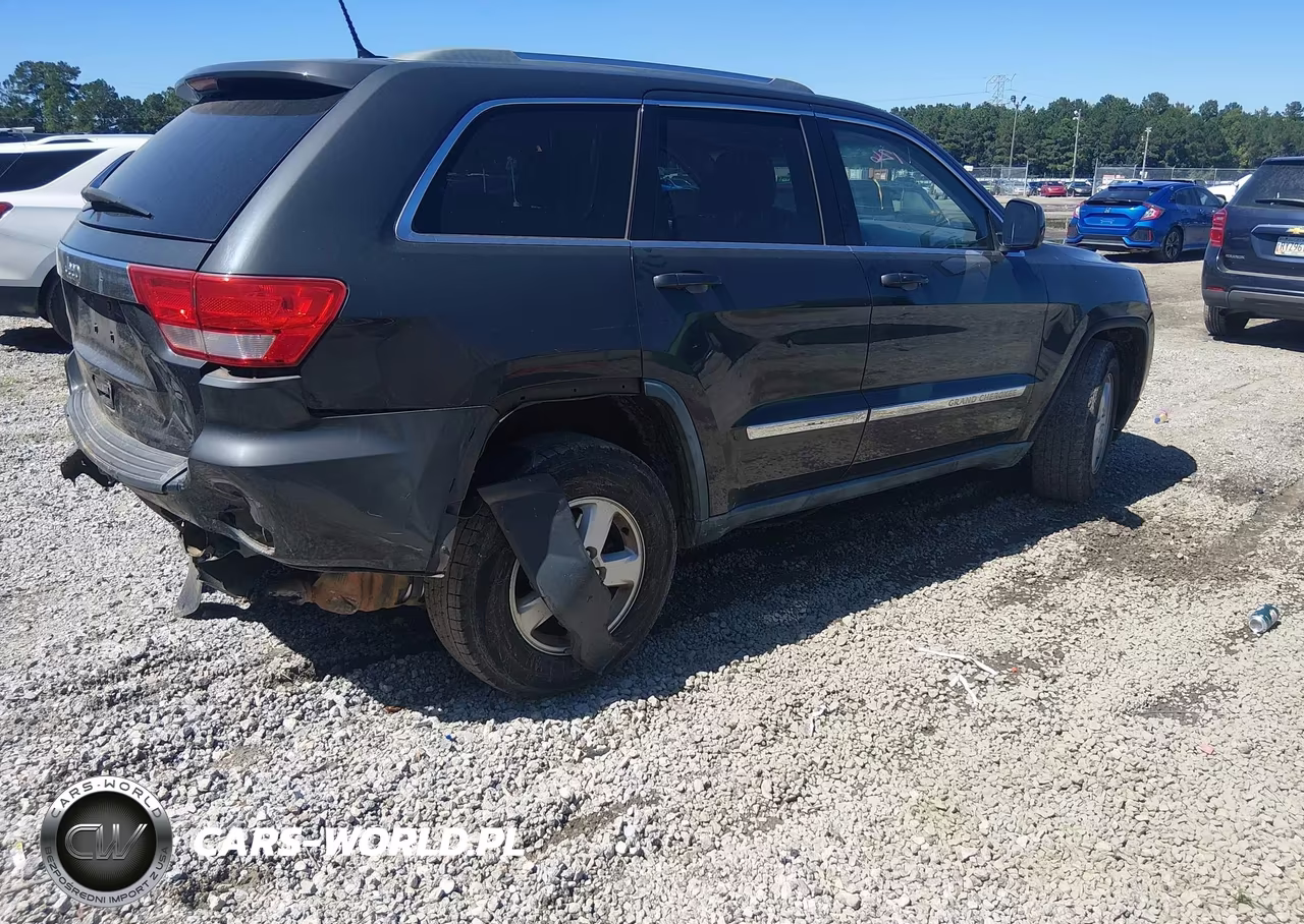 2011 Jeep Grand Cherokee Laredo VIN:1J4RS4GG3BC557315 - 4