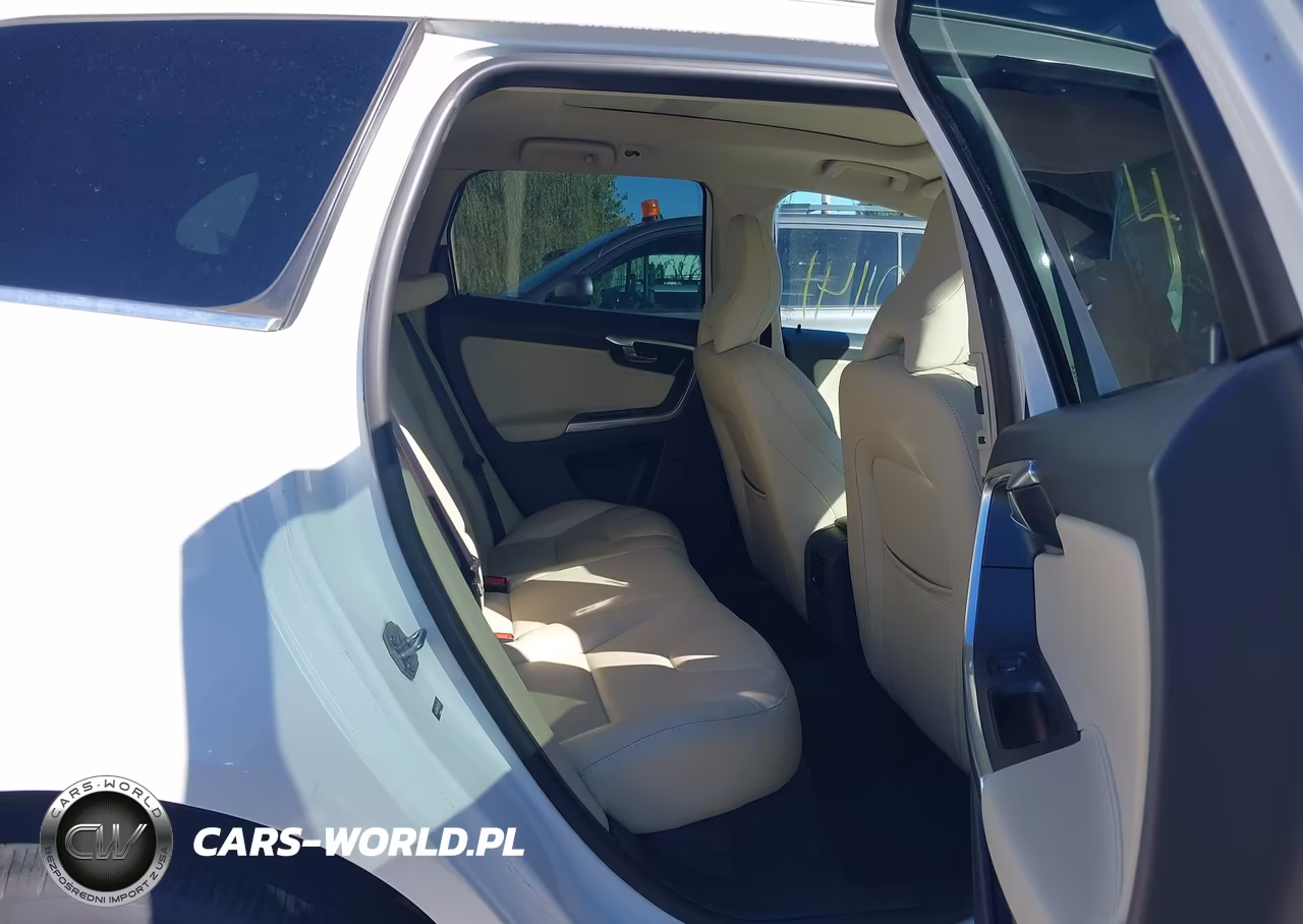 2017 Volvo Xc60 T6 Dynamic VIN:YV449MRR4H2212929 - 8