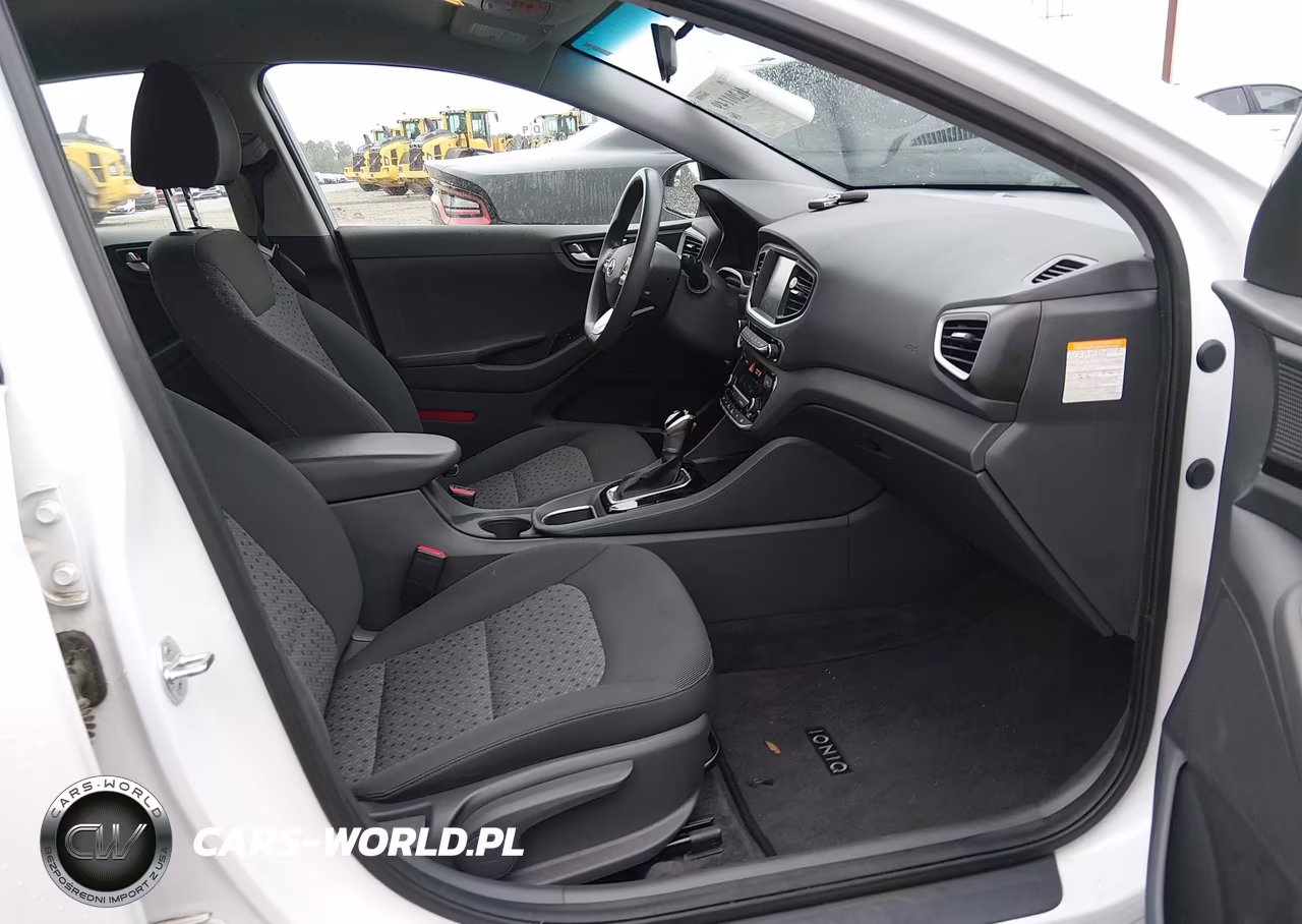 2018 Hyundai Ioniq Hybrid Blue VIN:KMHC65LC4JU075577 - 5