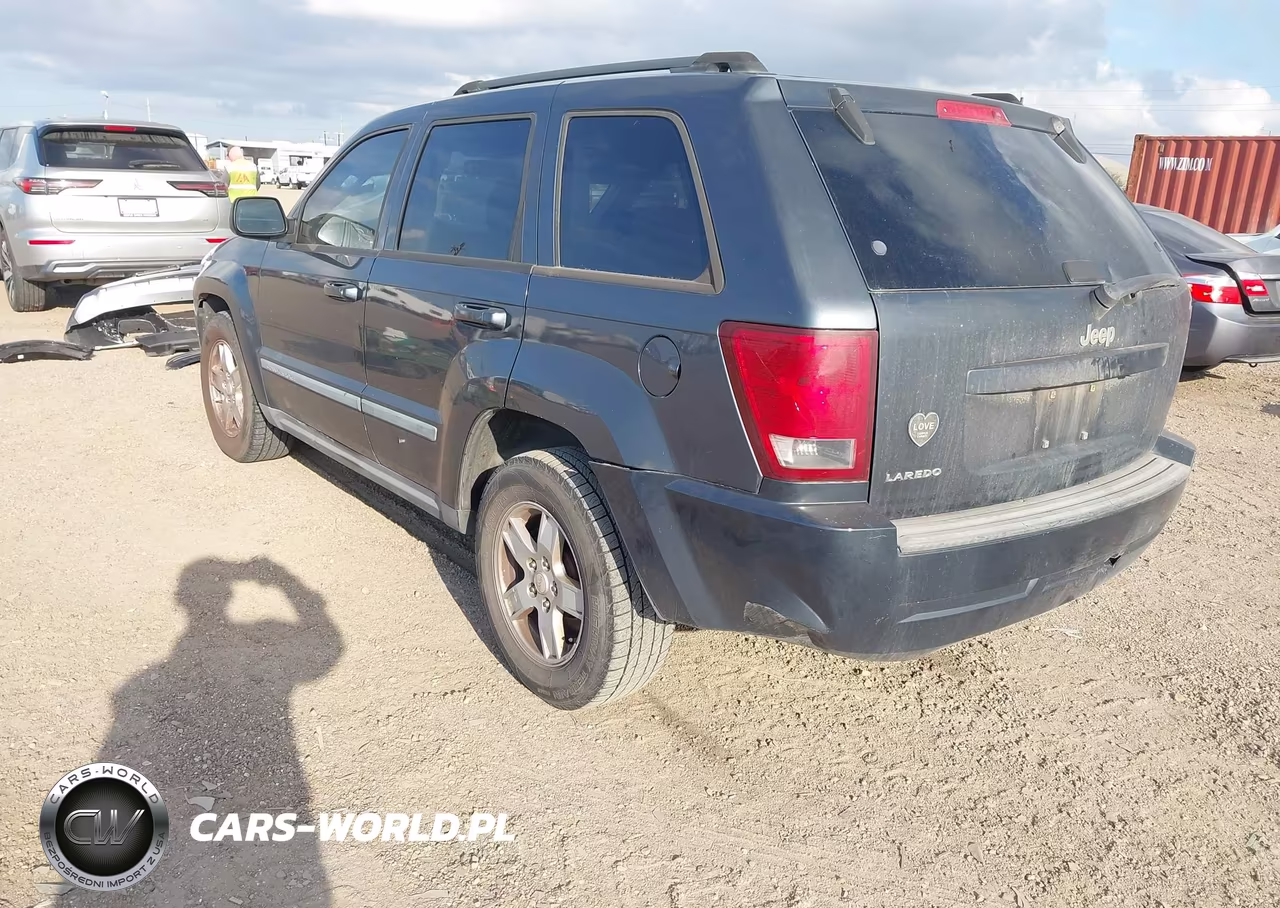 2007 Jeep Grand Cherokee Laredo VIN:1J8GR48K27C556099 - 3