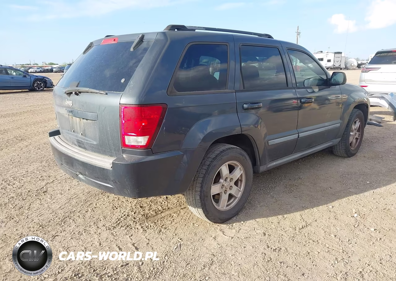 2007 Jeep Grand Cherokee Laredo VIN:1J8GR48K27C556099 - 4