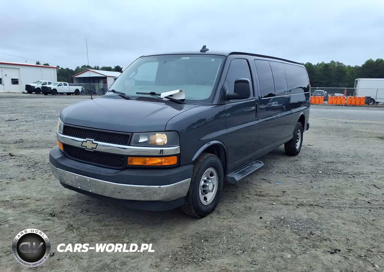 2017 Chevrolet Express 3500 Lt VIN:1GAZGPFGXH1303446 - 2