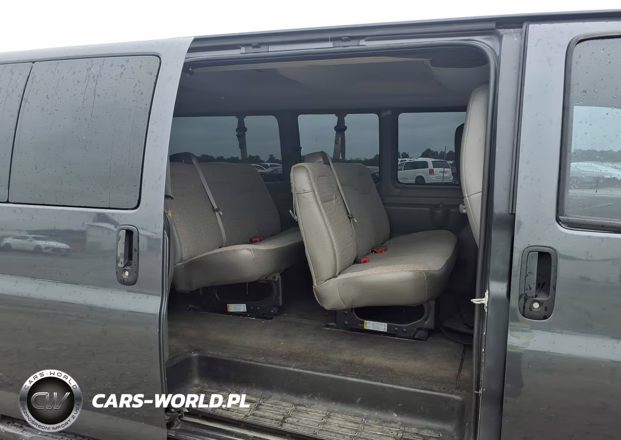 2017 Chevrolet Express 3500 Lt VIN:1GAZGPFGXH1303446 - 8