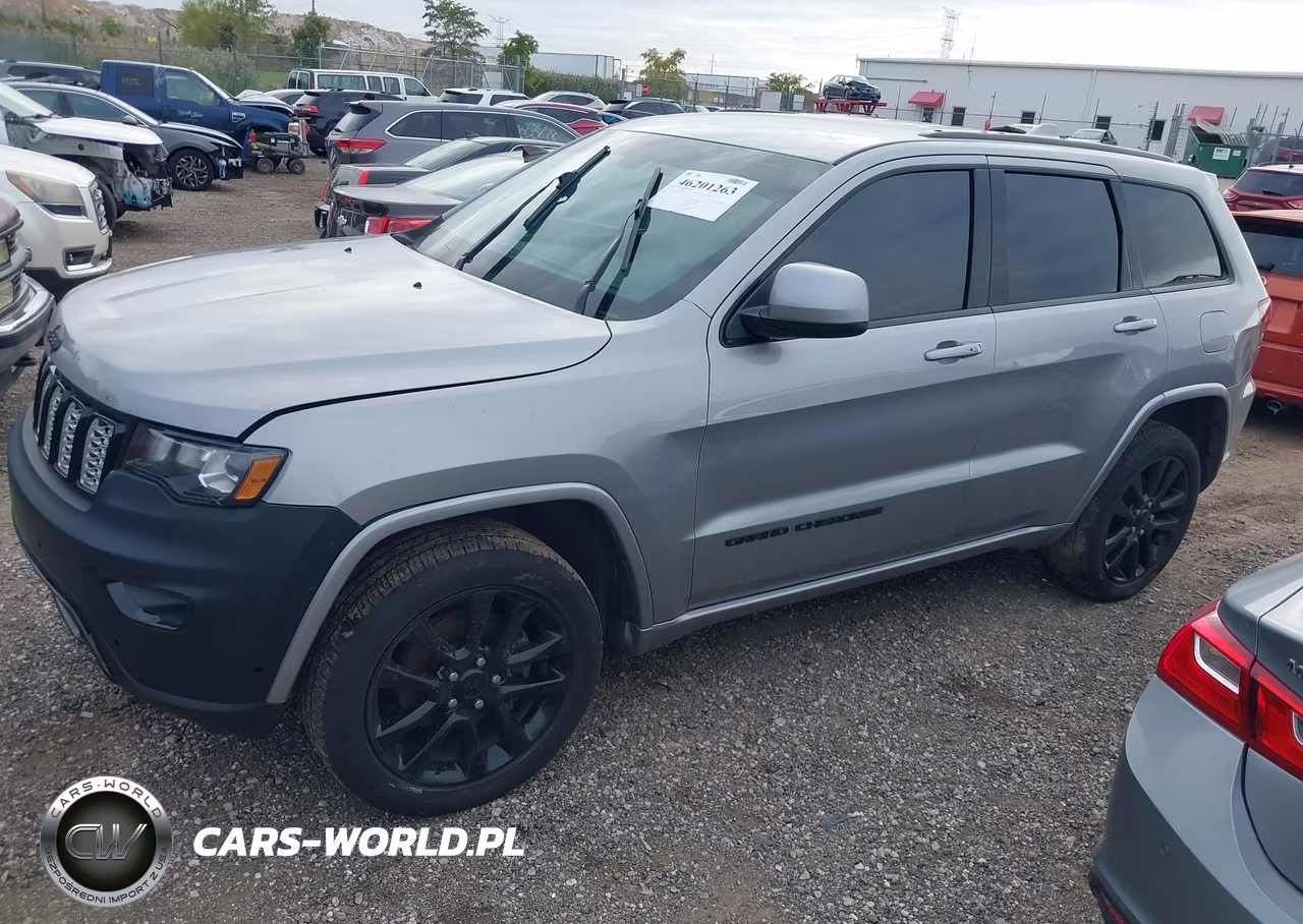2017 Jeep Grand Cherokee Altitude 4X4 VIN:1C4RJFAG5HC910353 - 14