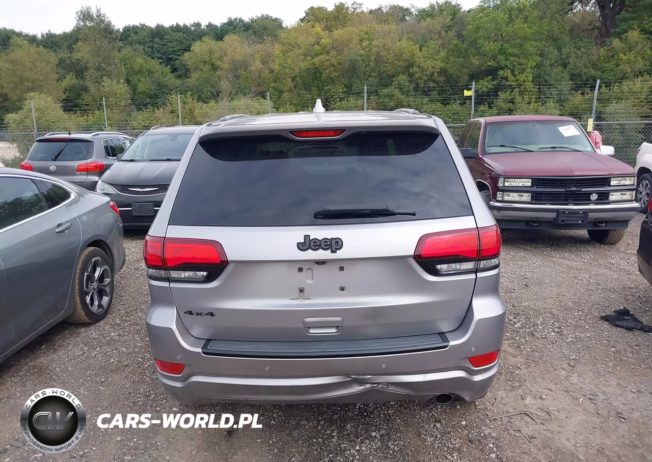 2017 Jeep Grand Cherokee Altitude 4X4 VIN:1C4RJFAG5HC910353 - 16