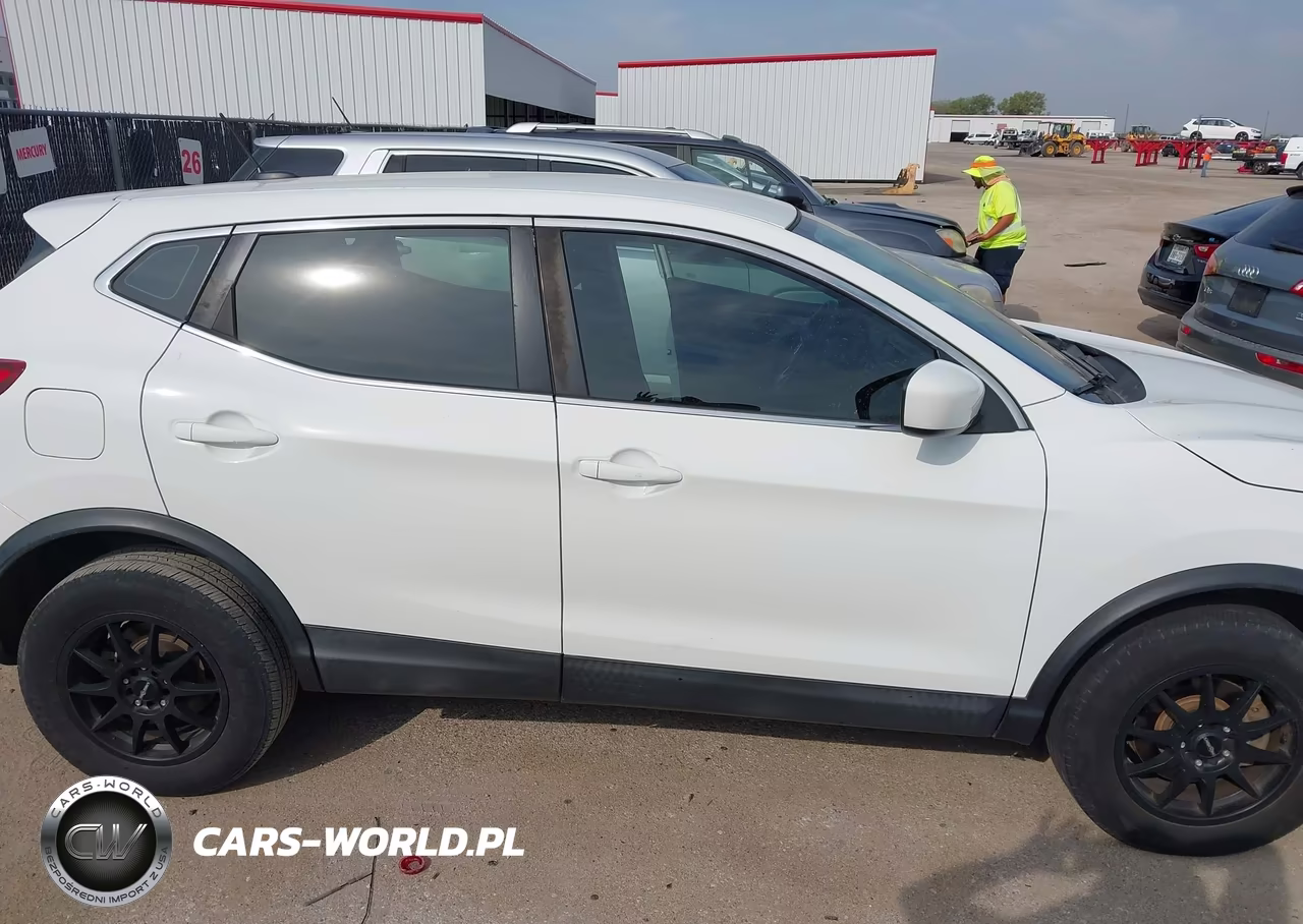 2018 Nissan Rogue Sport S VIN:JN1BJ1CP9JW155474 - 13