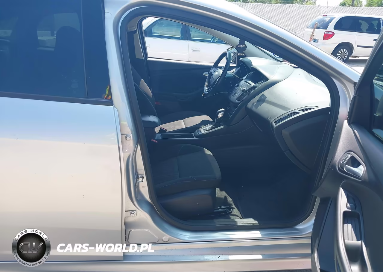 2015 Ford Focus Se VIN:1FADP3F27FL248167 - 5