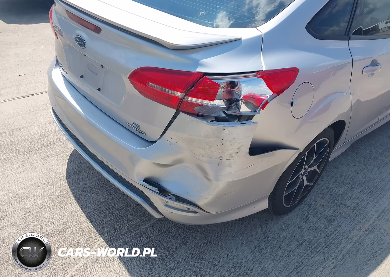2015 Ford Focus Se VIN:1FADP3F27FL248167 - 6