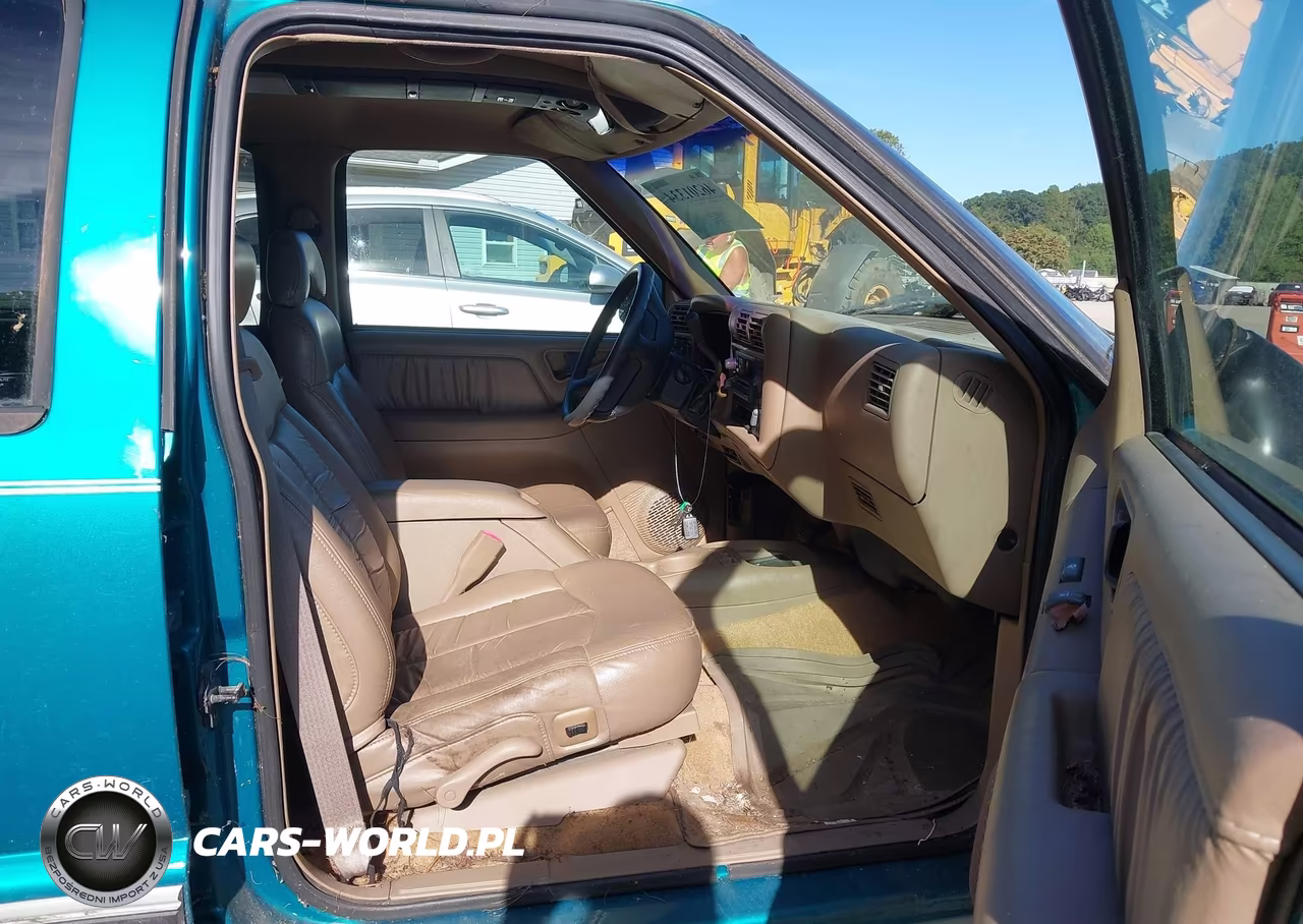 1995 Chevrolet Blazer VIN:1GNDT13W7S2238232 - 5