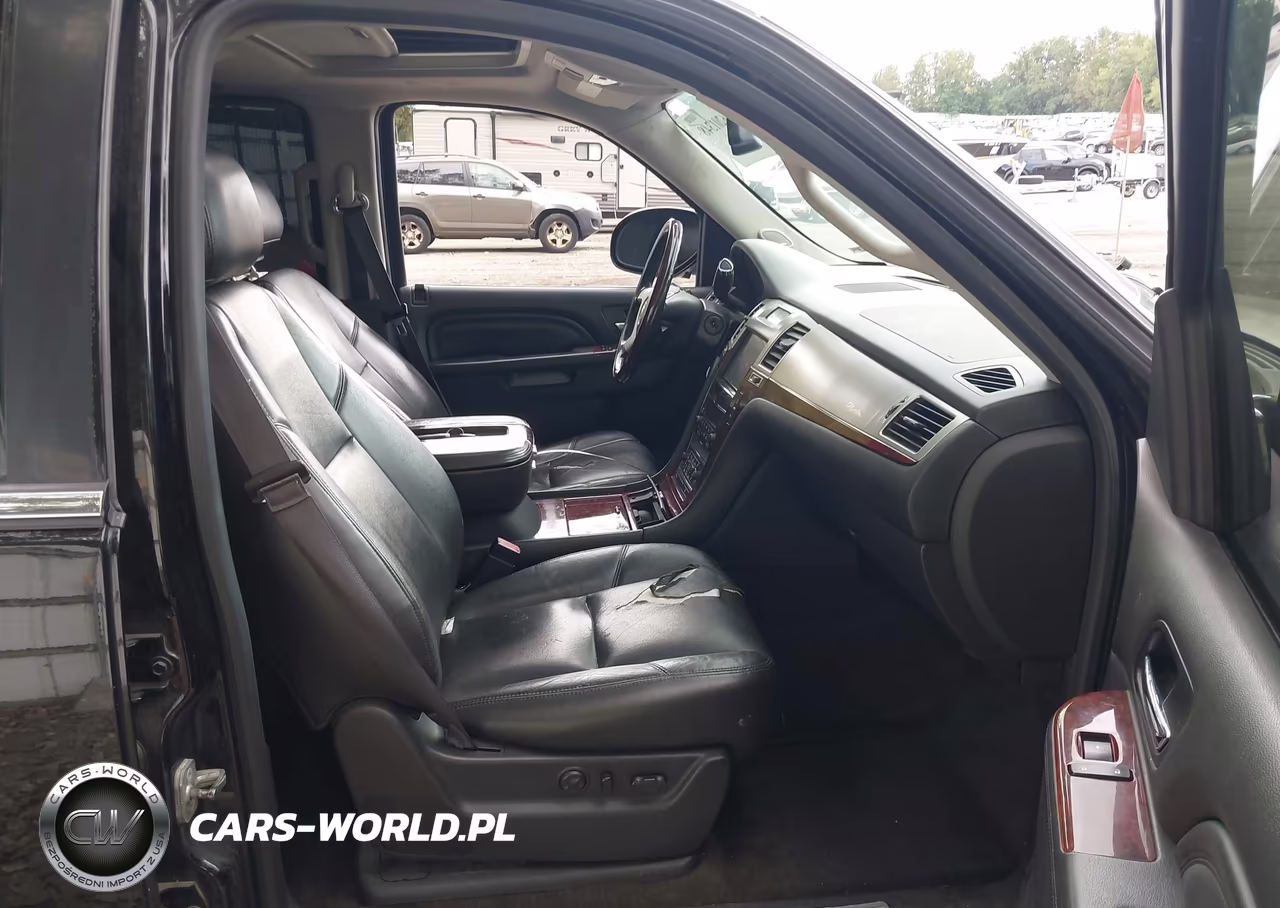 2014 Cadillac Escalade Luxury VIN:1GYS4BEFXER219356 - 5