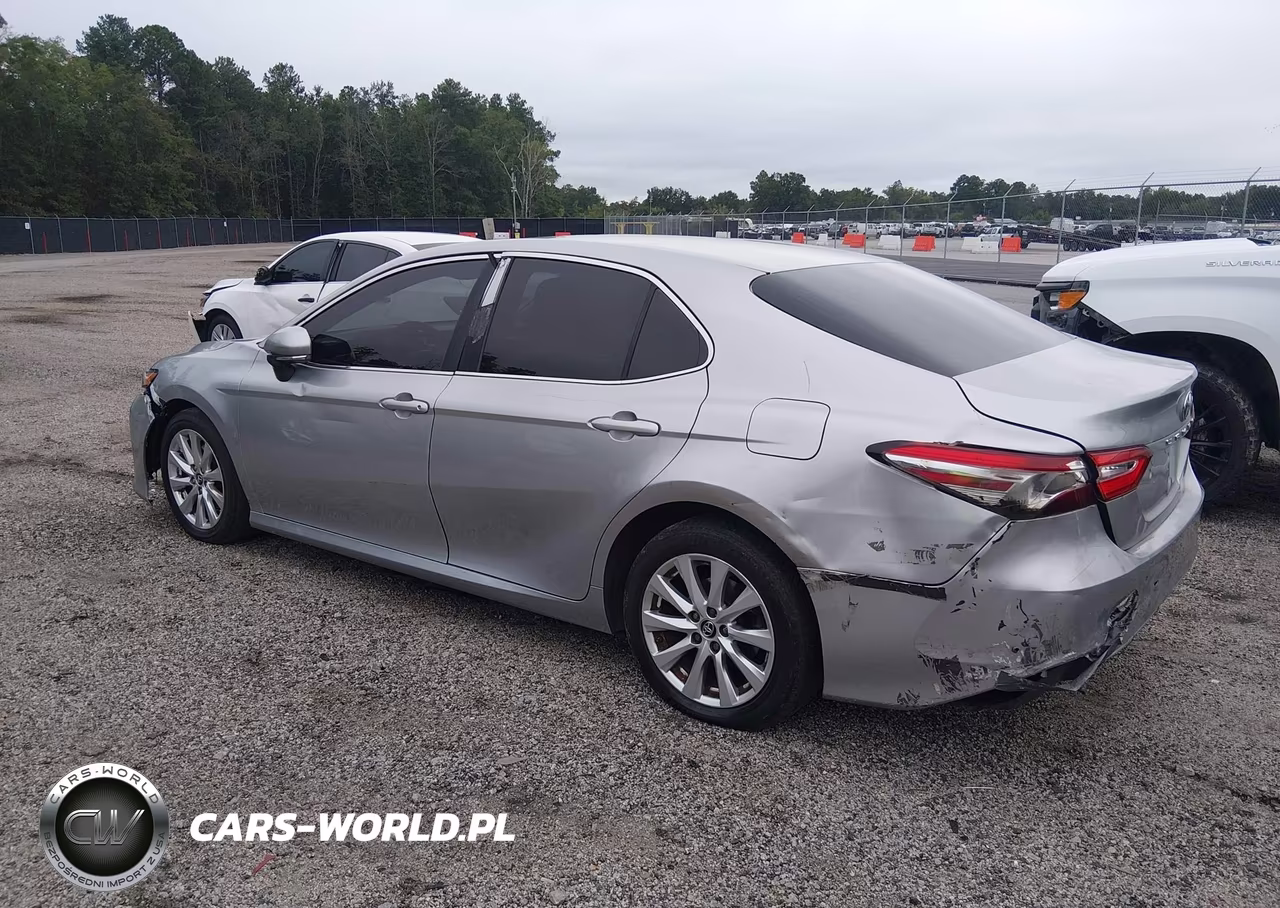 2018 Toyota Camry Le VIN:JTNB11HK5J3042581 - 3
