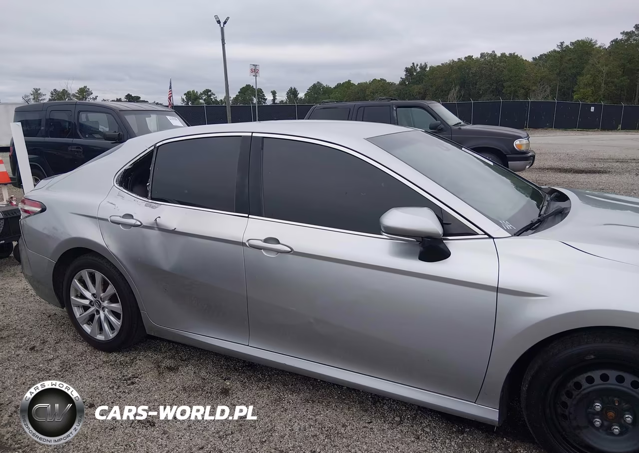 2018 Toyota Camry Le VIN:JTNB11HK5J3042581 - 6