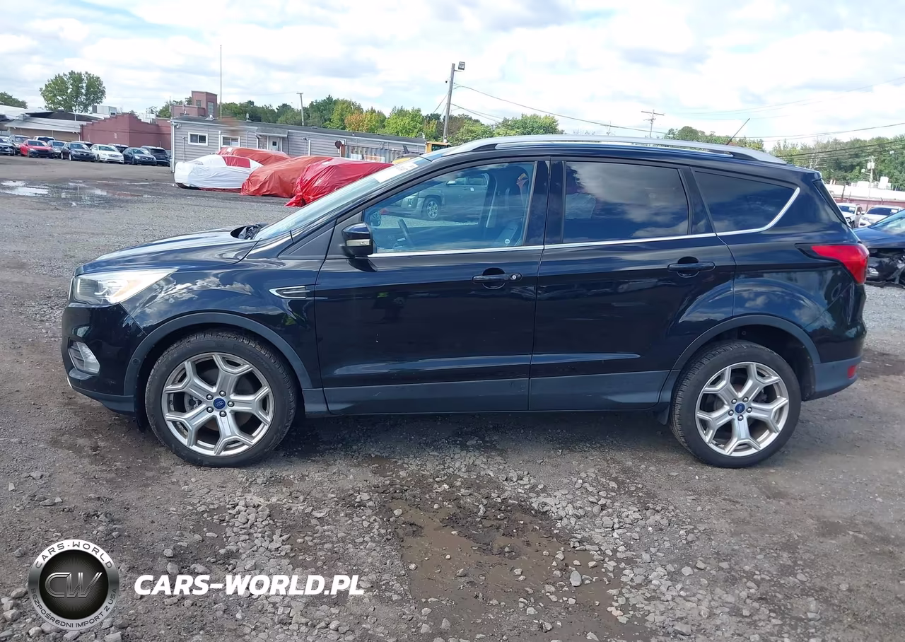 2019 Ford Escape Titanium VIN:1FMCU9J96KUB42007 - 14