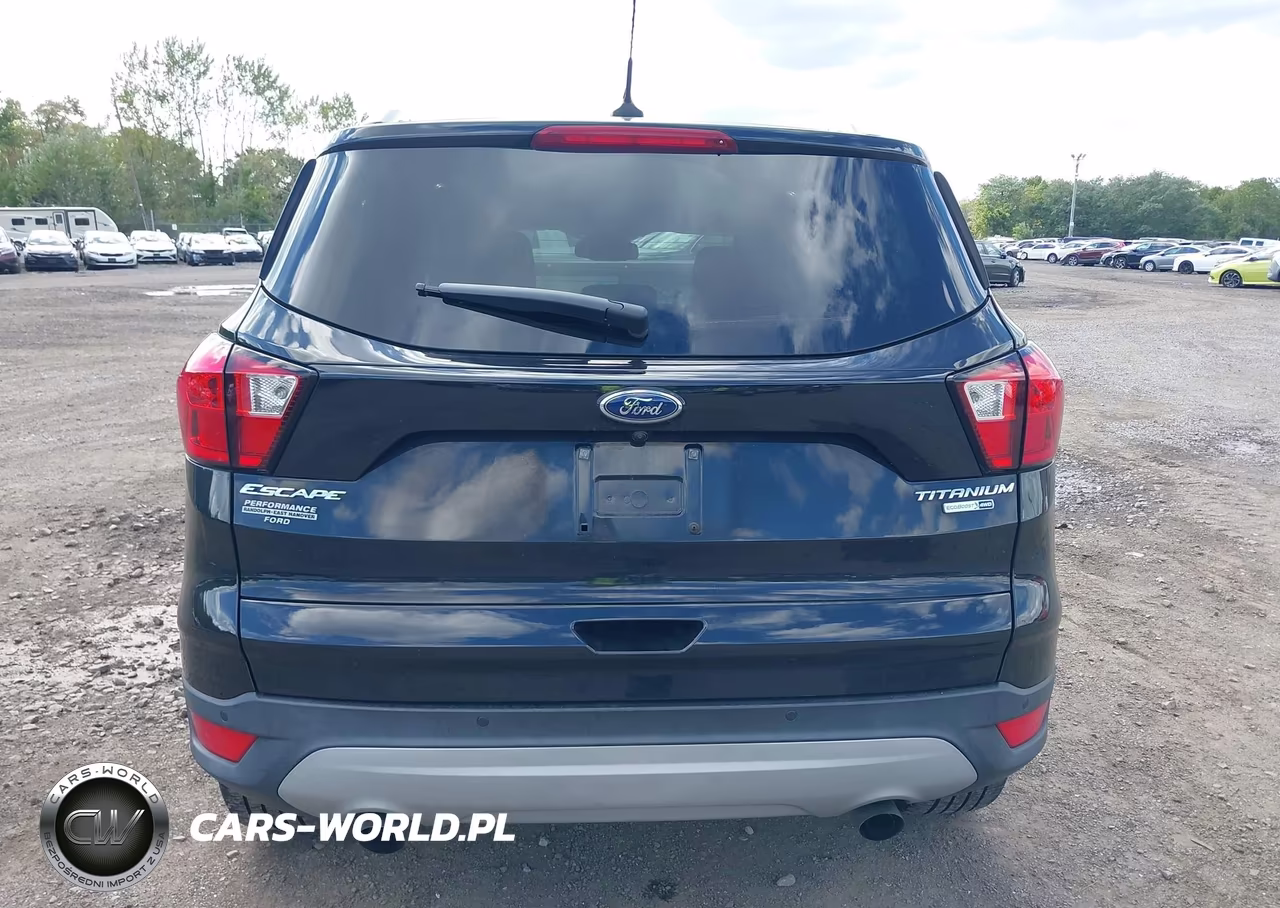 2019 Ford Escape Titanium VIN:1FMCU9J96KUB42007 - 16