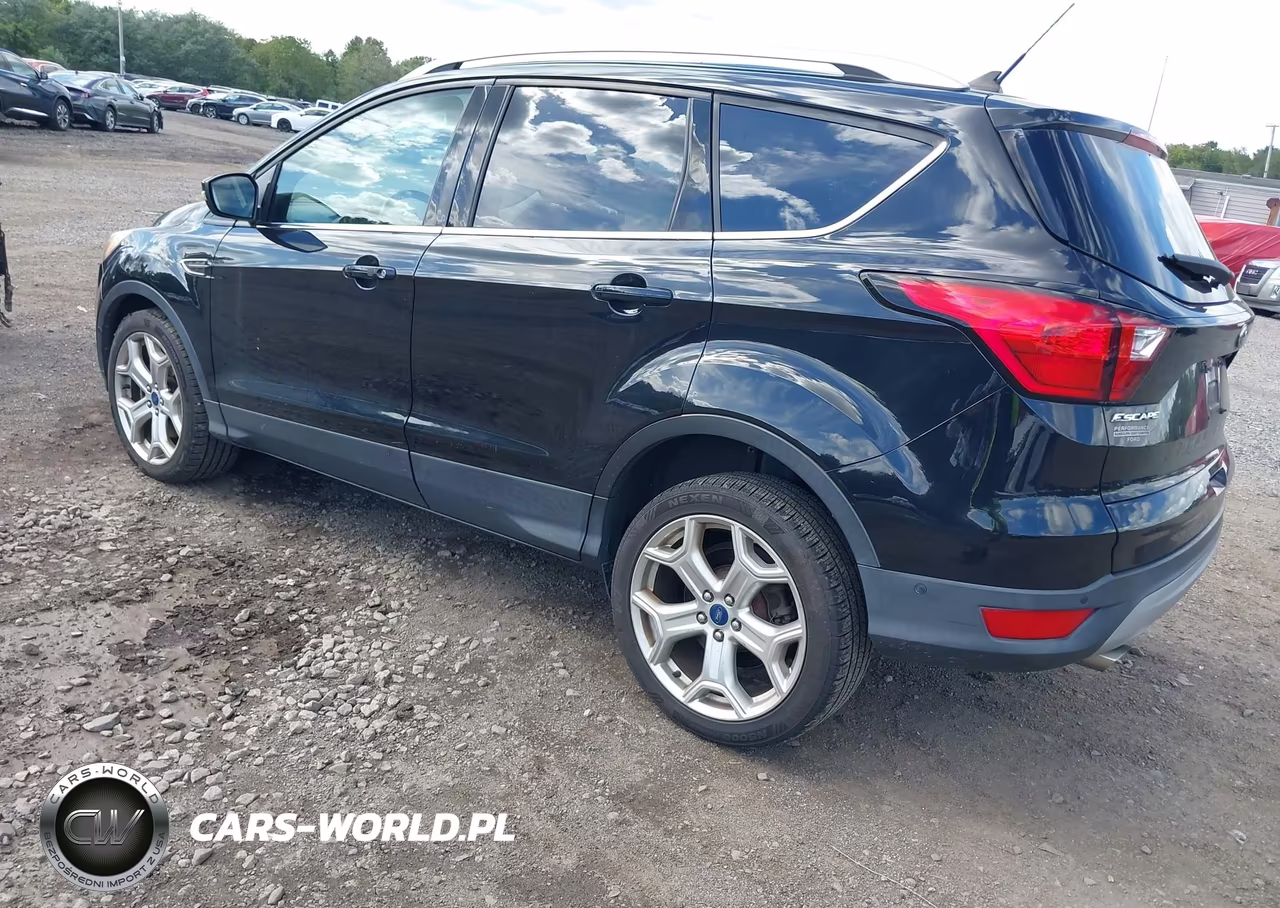 2019 Ford Escape Titanium VIN:1FMCU9J96KUB42007 - 3