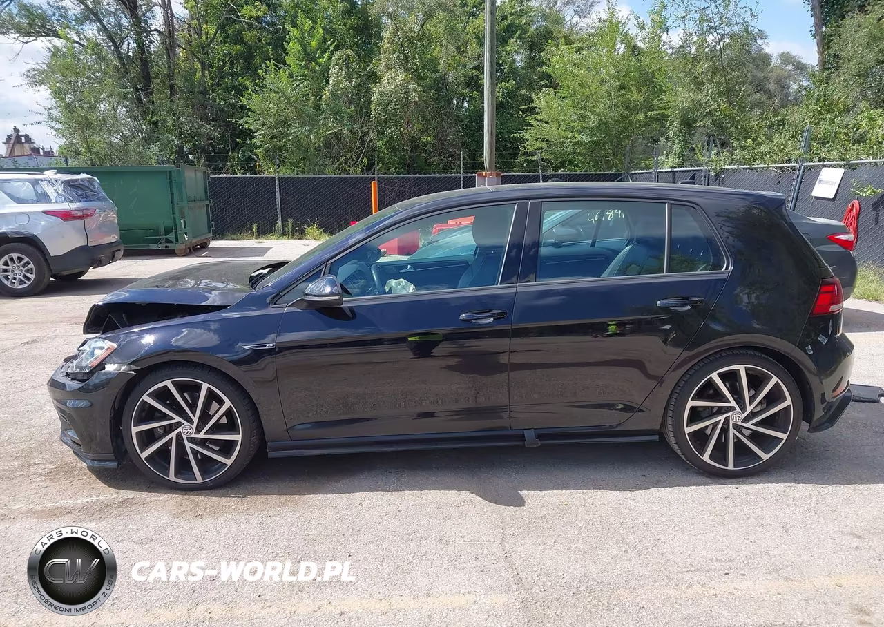 2018 Volkswagen Golf R 2.0T W-Dcc Navigation VIN:WVWWF7AU9JW065687 - 14
