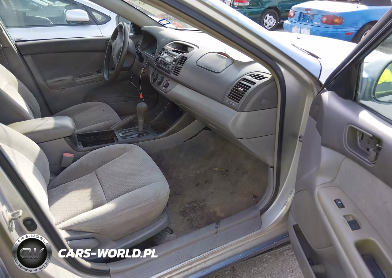 2002 Toyota Camry Le VIN:4T1BE32K12U061763 - 5