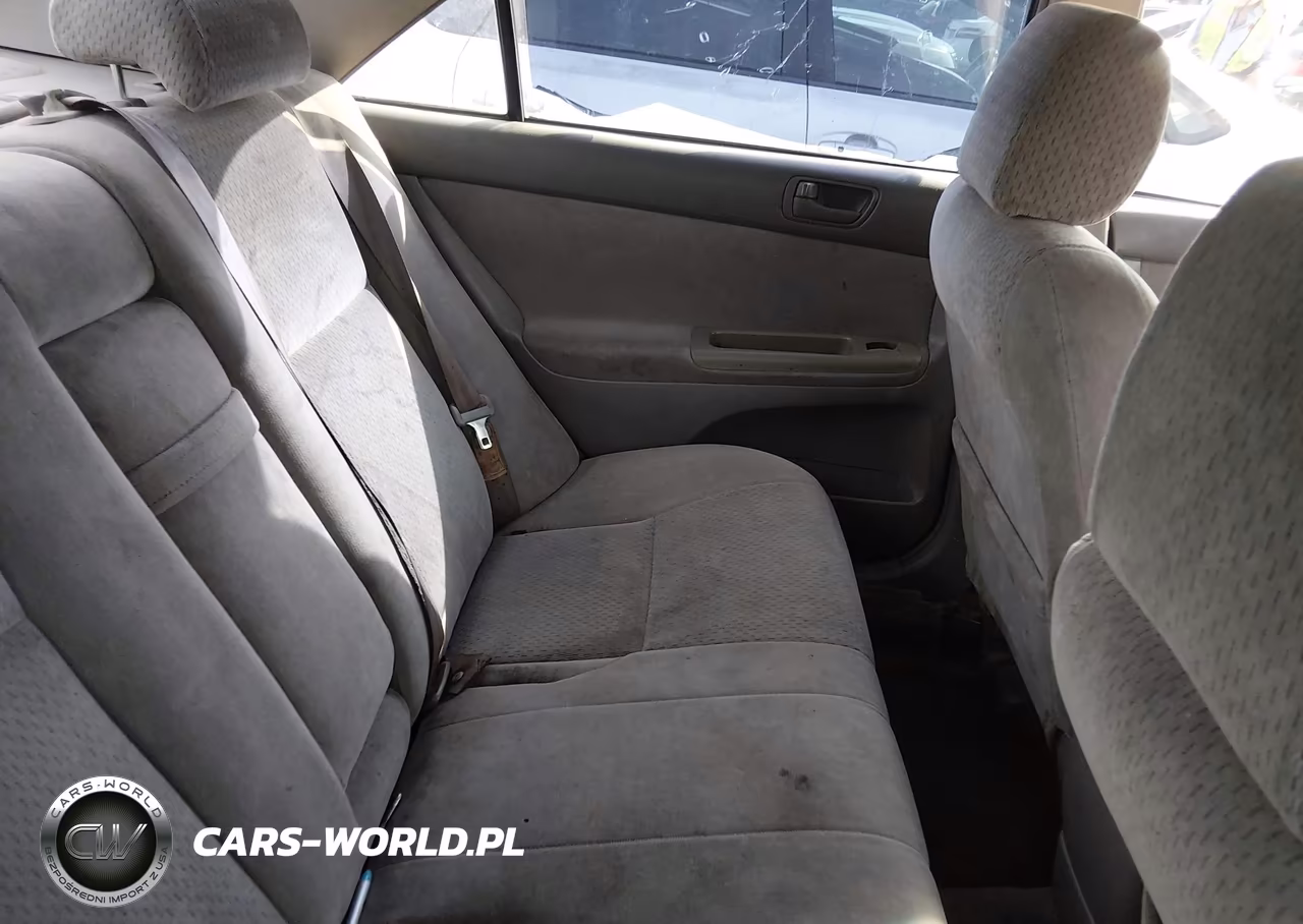 2002 Toyota Camry Le VIN:4T1BE32K12U061763 - 8