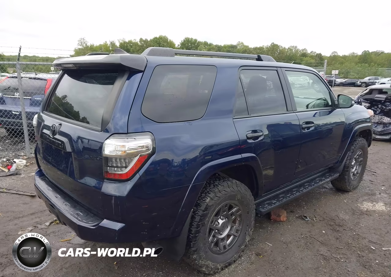 2020 Toyota 4Runner Venture Special Edition VIN:JTEBU5JR4L5832824 - 4