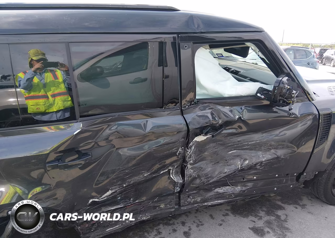 2025 Land Rover Defensor 130 P400 X-Dynamic Se VIN:SALE2FEU0S2411672 - 13