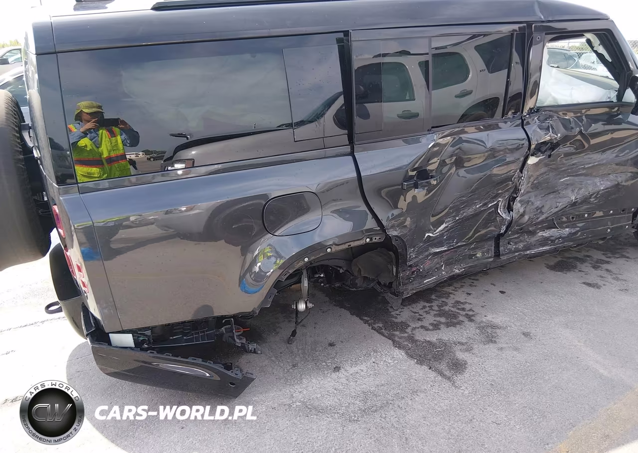 2025 Land Rover Defensor 130 P400 X-Dynamic Se VIN:SALE2FEU0S2411672 - 6