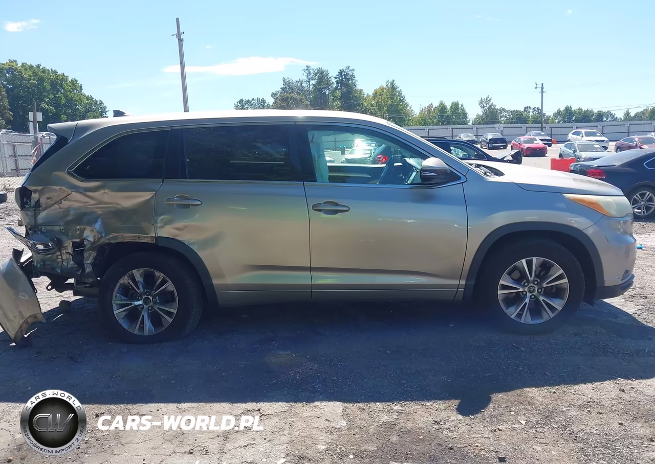 2016 Toyota Highlander Le Plus V6 VIN:5TDZKRFH7GS134255 - 12