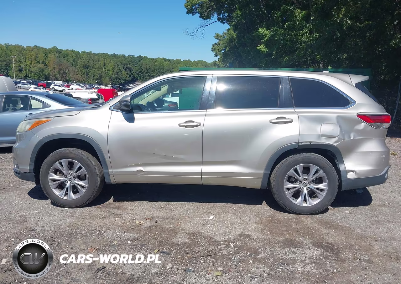 2016 Toyota Highlander Le Plus V6 VIN:5TDZKRFH7GS134255 - 13