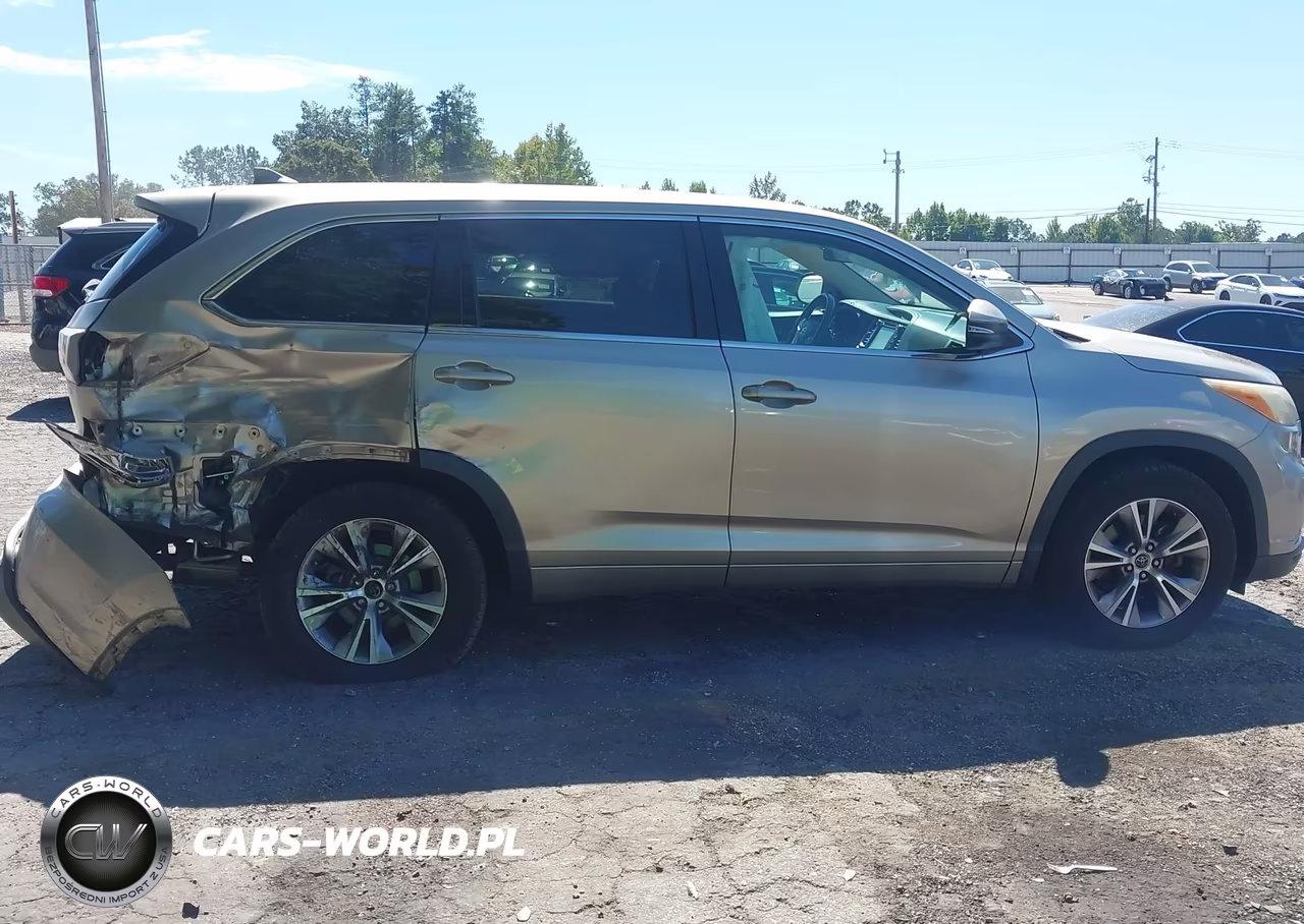 2016 Toyota Highlander Le Plus V6 VIN:5TDZKRFH7GS134255 - 6