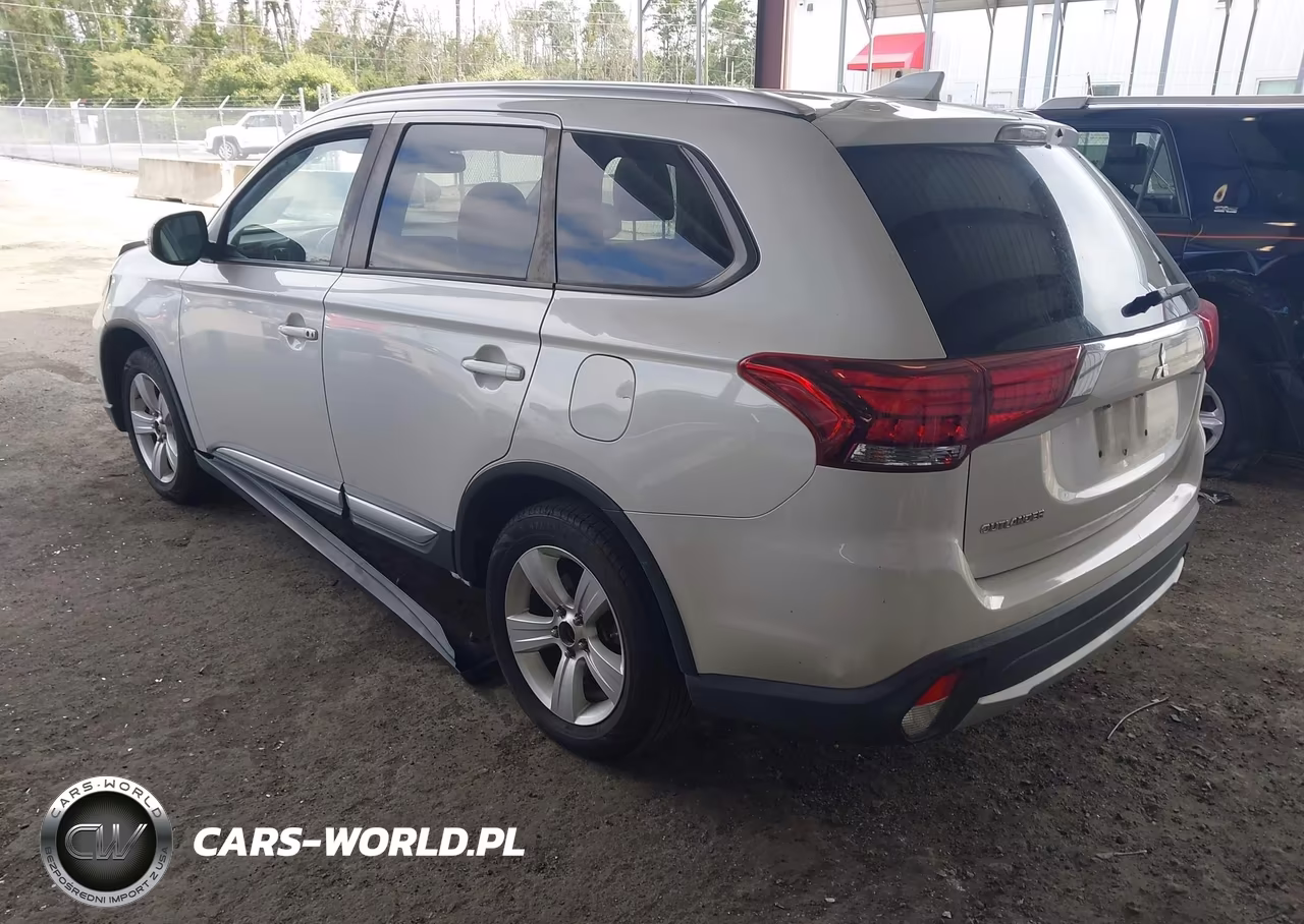 2017 Mitsubishi Outlander Se-Sel VIN:JA4AD3A30HZ041183 - 3