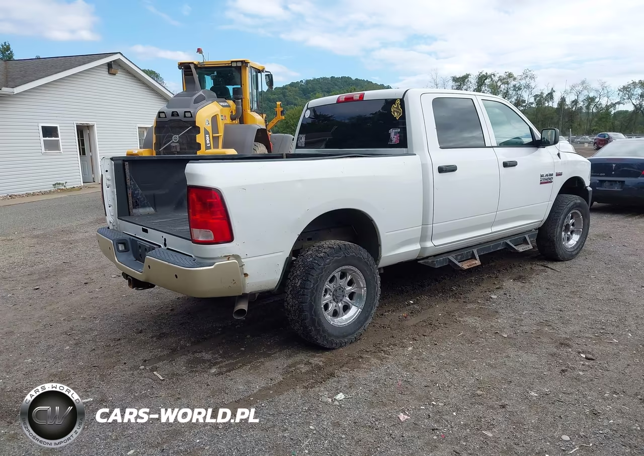 2017 Ram 2500 Tradesman 4X4 6'4 Box VIN:3C6UR5CJ6HG615434 - 4