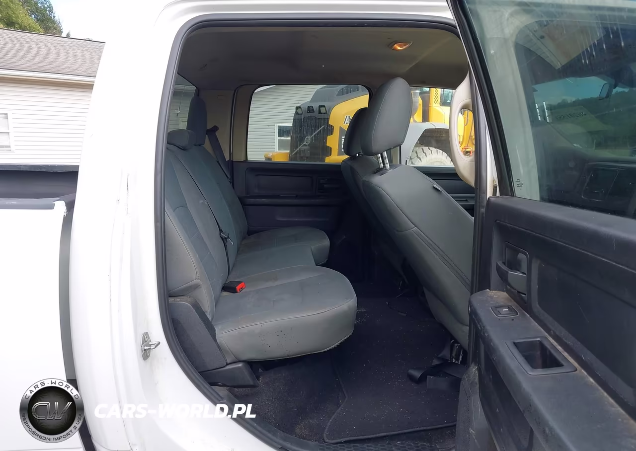 2017 Ram 2500 Tradesman 4X4 6'4 Box VIN:3C6UR5CJ6HG615434 - 8