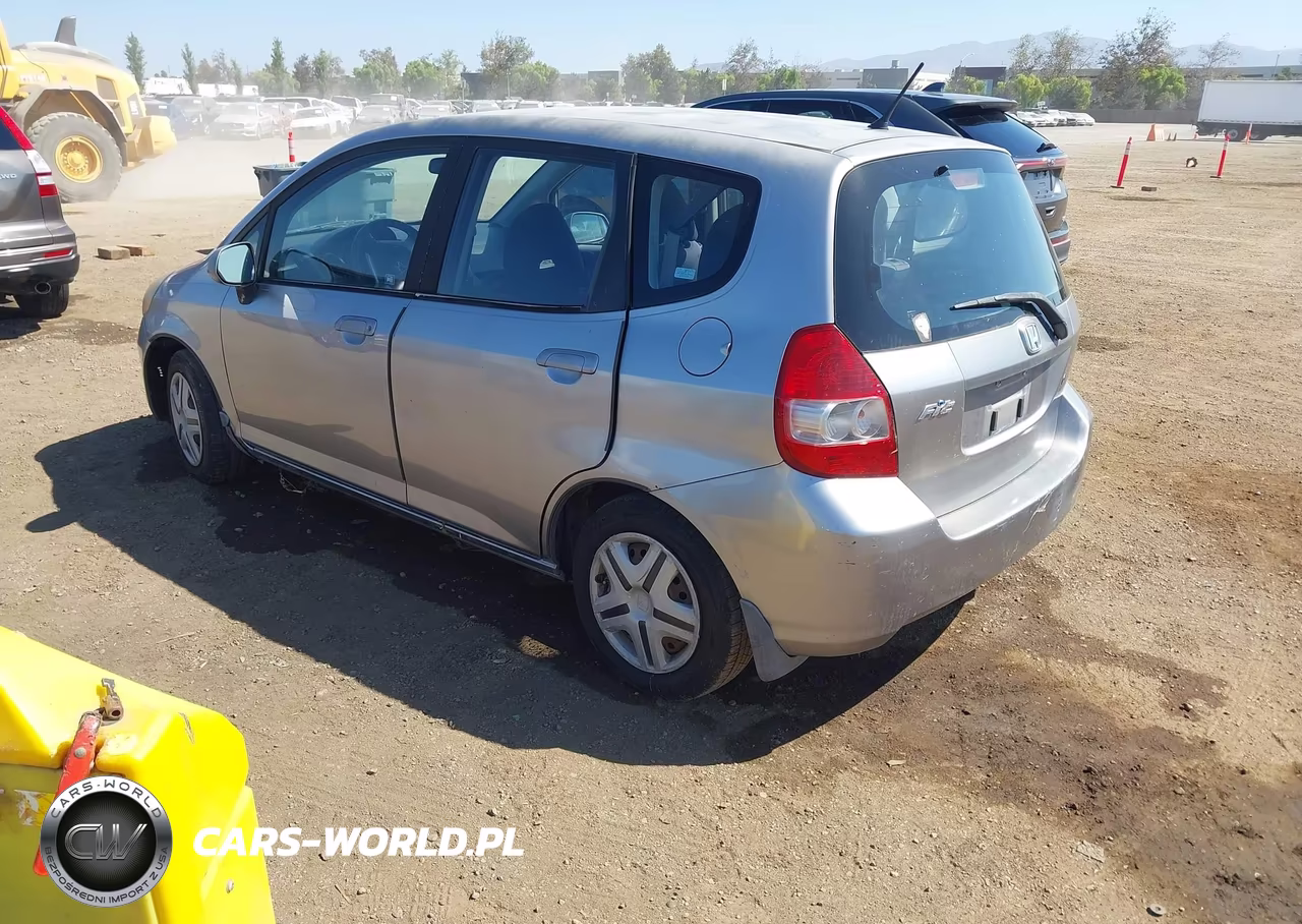 2008 Honda Fit VIN:JHMGD37498S012563 - 3