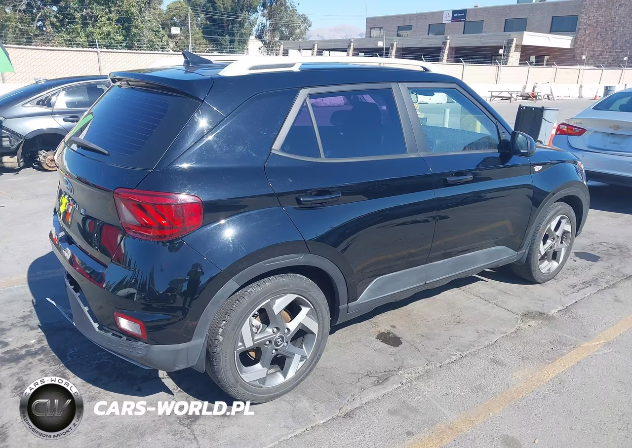 2022 Hyundai Venue Sel VIN:KMHRC8A3XNU171906 - 4
