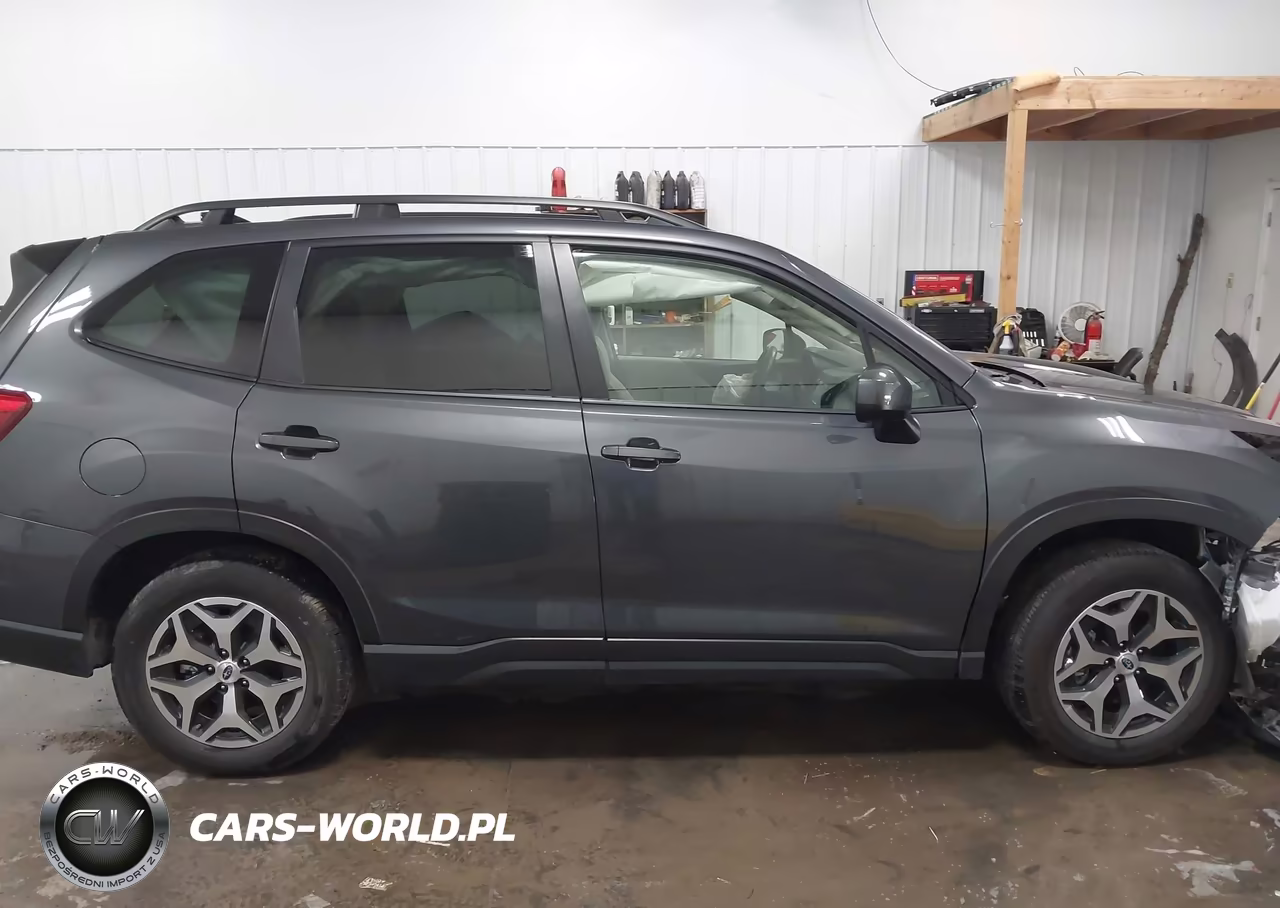 2024 Subaru Forester Premium VIN:JF2SKADC3RH449301 - 13