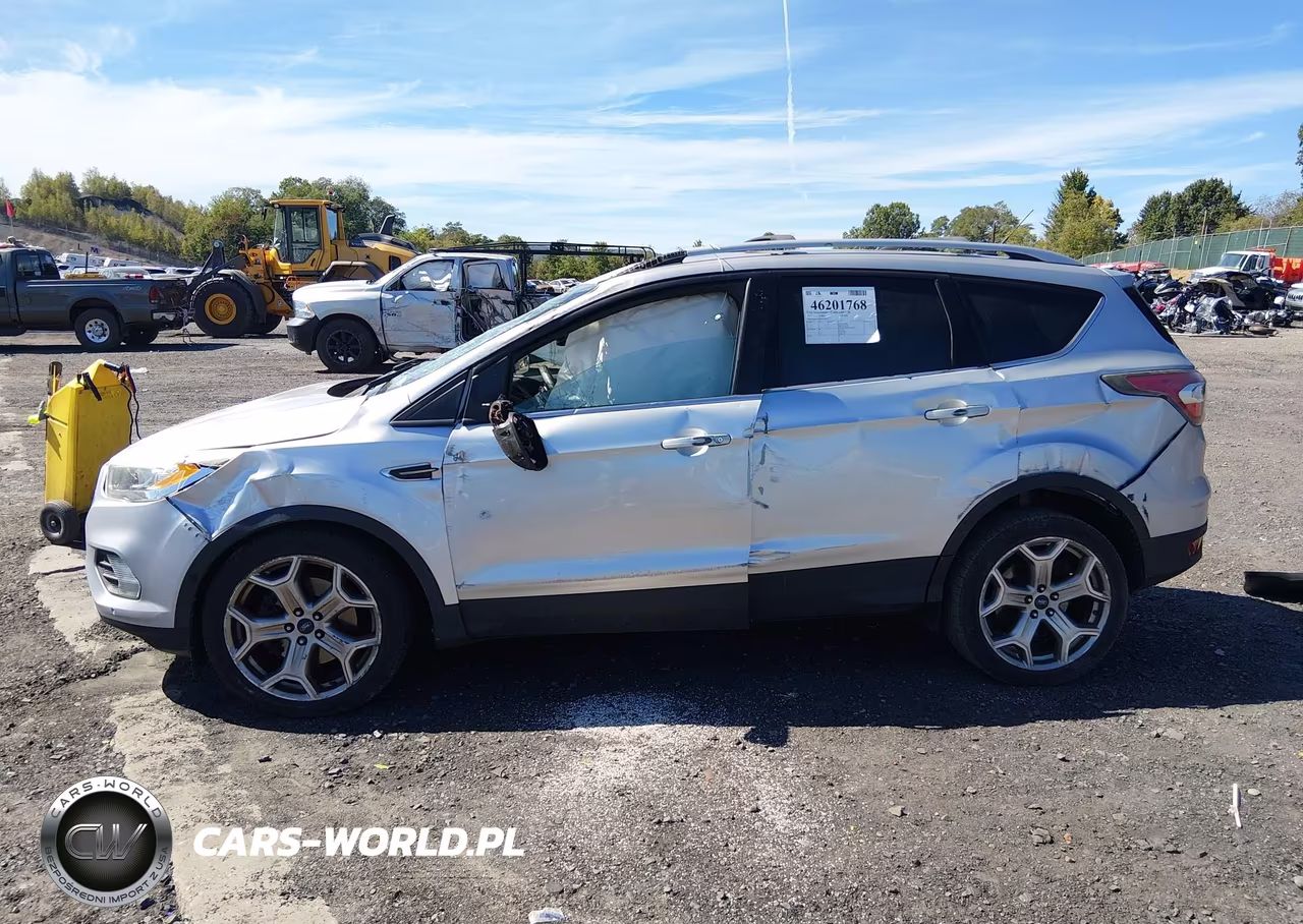 2017 Ford Escape Titanium VIN:1FMCU9J98HUA18183 - 14
