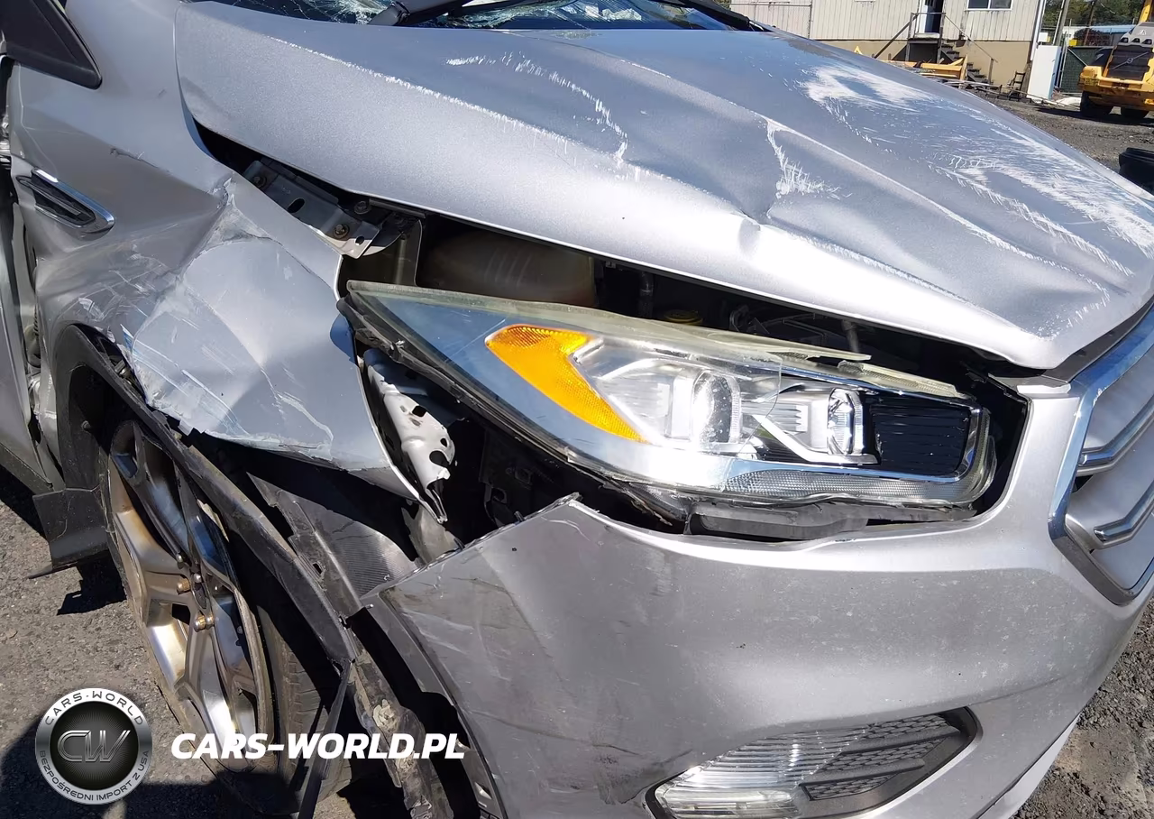 2017 Ford Escape Titanium VIN:1FMCU9J98HUA18183 - 6