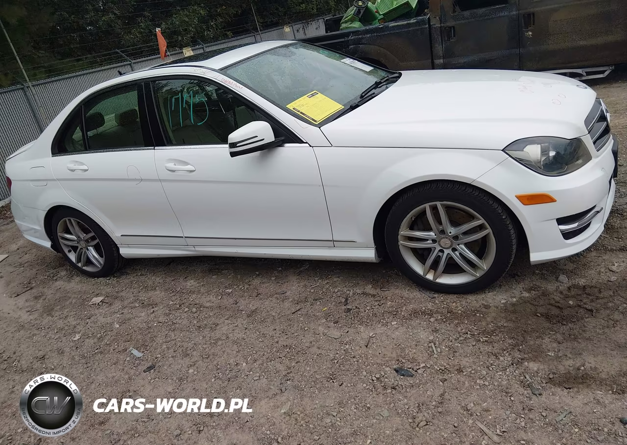 2014 Mercedes-Benz C 300 Sport 4Matic VIN:WDDGF8AB2EG237301 - 13