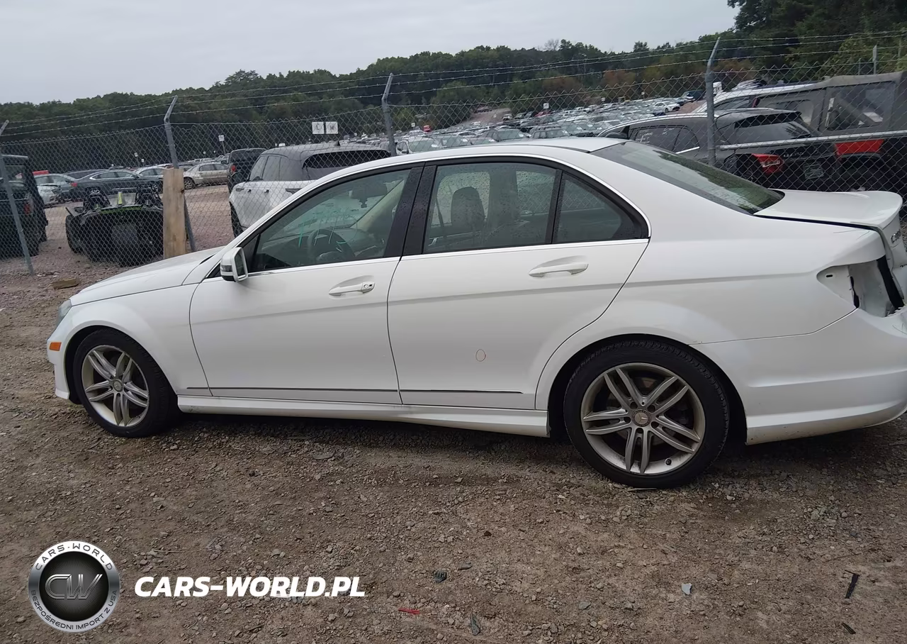 2014 Mercedes-Benz C 300 Sport 4Matic VIN:WDDGF8AB2EG237301 - 14