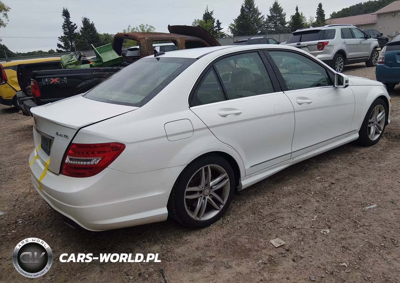 2014 Mercedes-Benz C 300 Sport 4Matic VIN:WDDGF8AB2EG237301 - 4