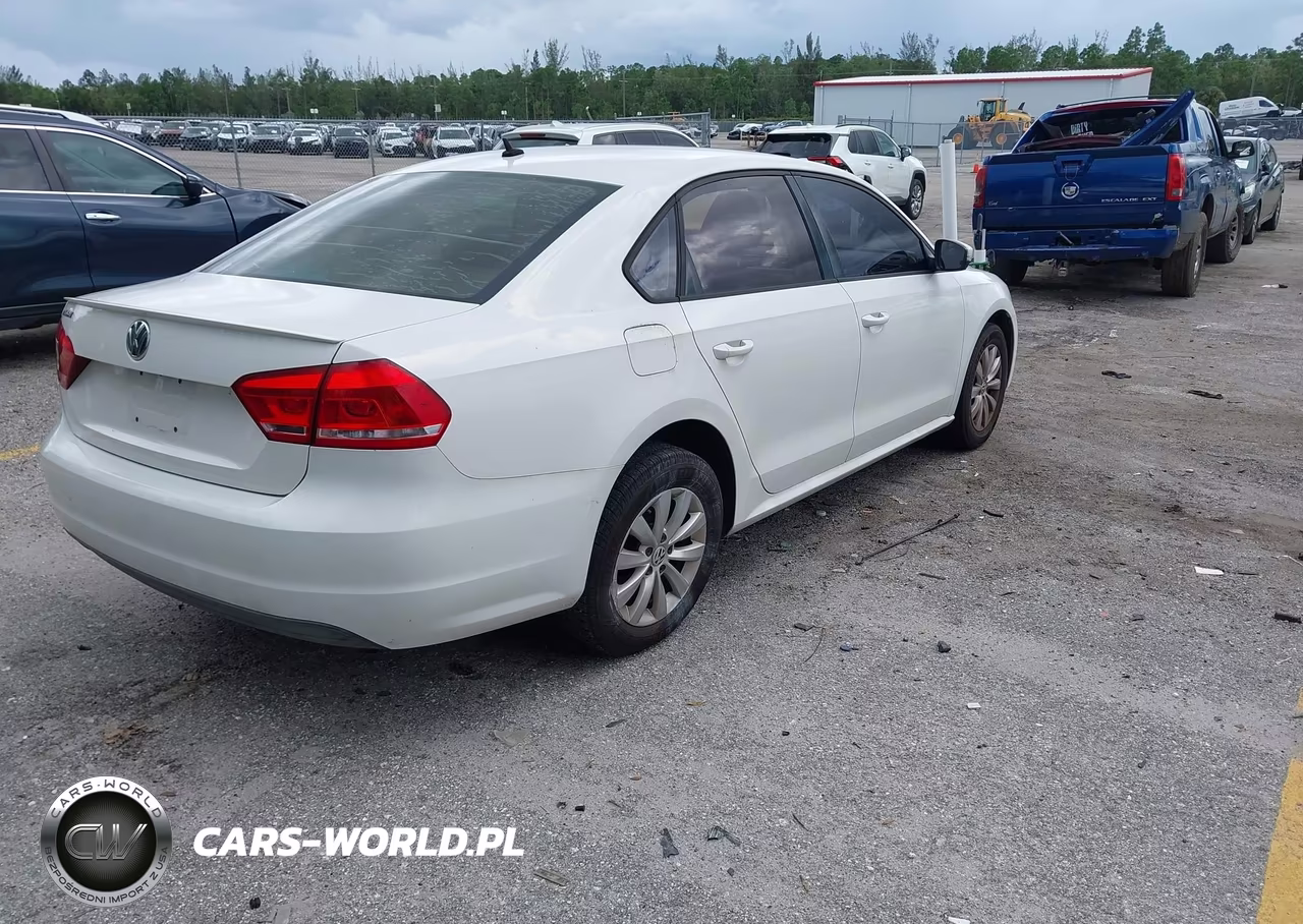 2013 Volkswagen Passat 2.5L S VIN:1VWAH7A32DC116235 - 4