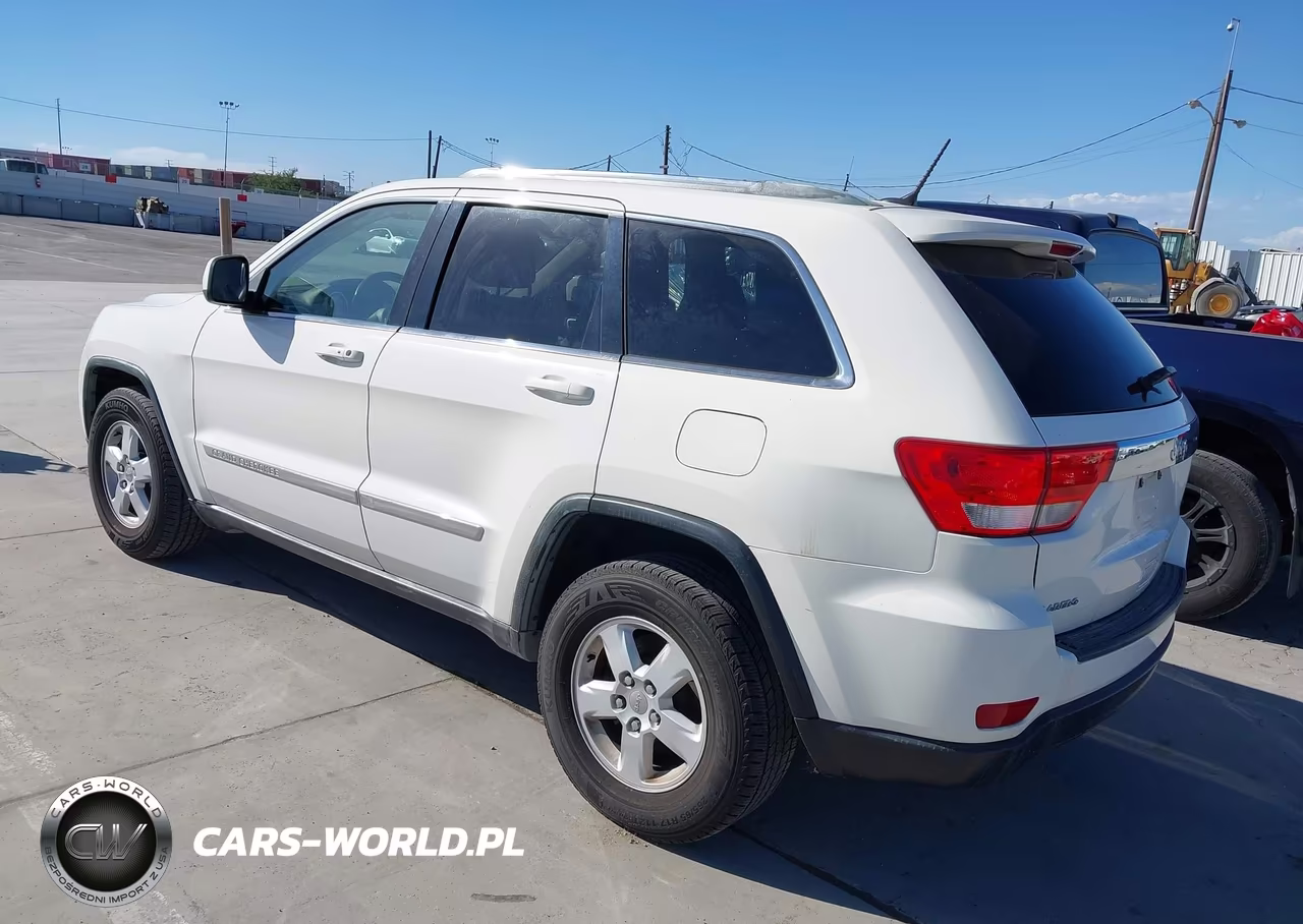 2011 Jeep Grand Cherokee Laredo VIN:1J4RS4GG8BC569024 - 3