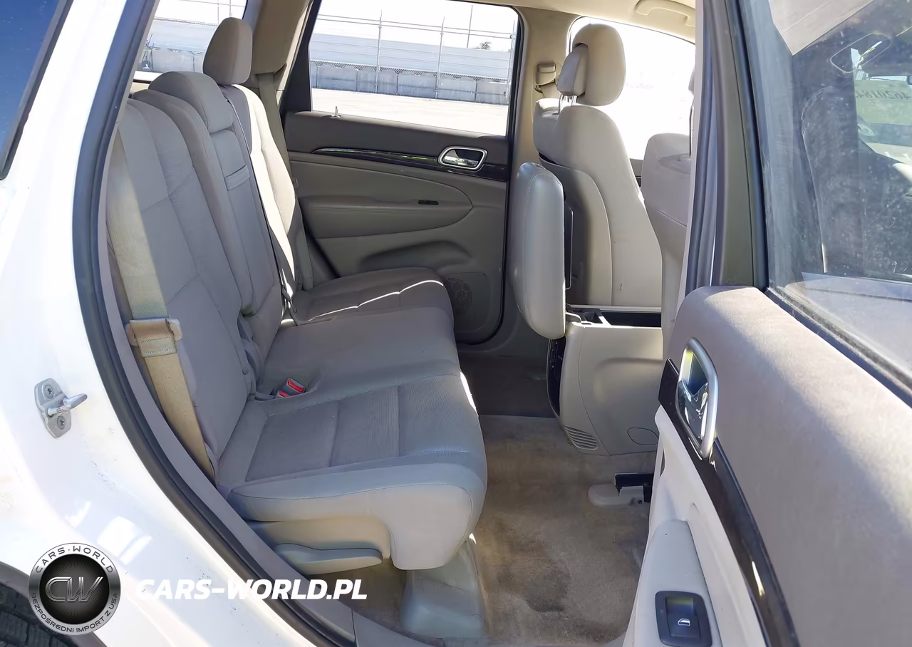 2011 Jeep Grand Cherokee Laredo VIN:1J4RS4GG8BC569024 - 8